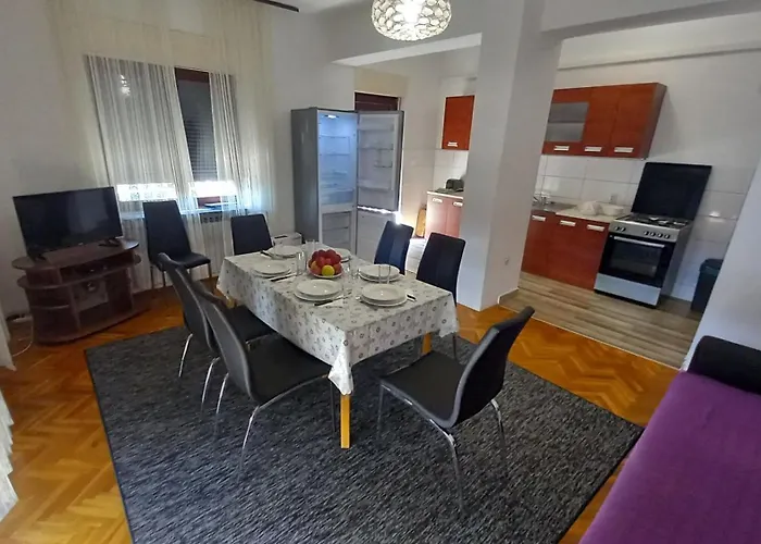 Vukelic Apartment